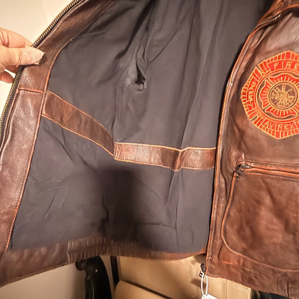 Men's Brown Leather Vintage style Jacket with Patches - Picture 4 of 6